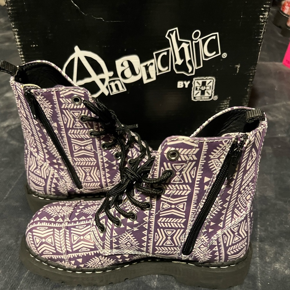 T.U.K Anarchic Purple Aztec Style Skull Combat Boots - Picture 6 of 8
